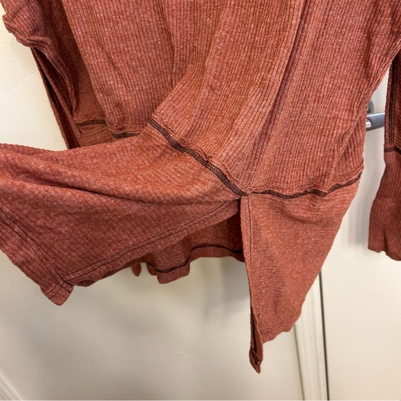 Free People Londontown Thermal Top Rust Orange Size Medium Asymmetrical Hem - Picture 5 of 9